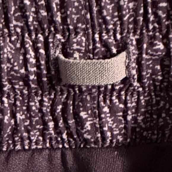 ATHLETA PRINTED MESH RACER RUN SHORTS 4” VIOLET STATIC SZ XS - Picture 7 of 10